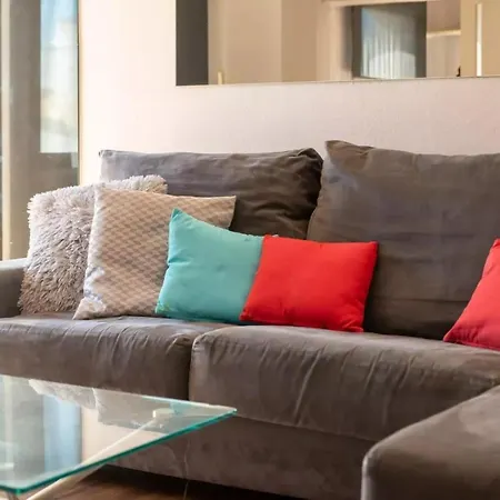 Chic Designer Apartment *