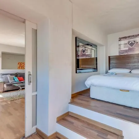 Apartment Chic Designer *